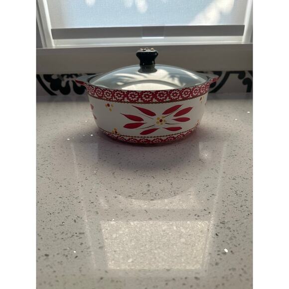 Temp-Tations Other - Temp-tations Old World Red 2.5 qt Round Stove Top Baker with Lid
